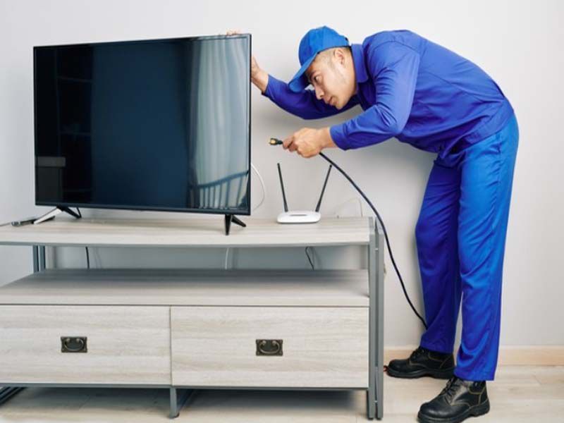 Dịch vụ sửa chữa tivi tại nhà luôn được khách hàng tin tưởng